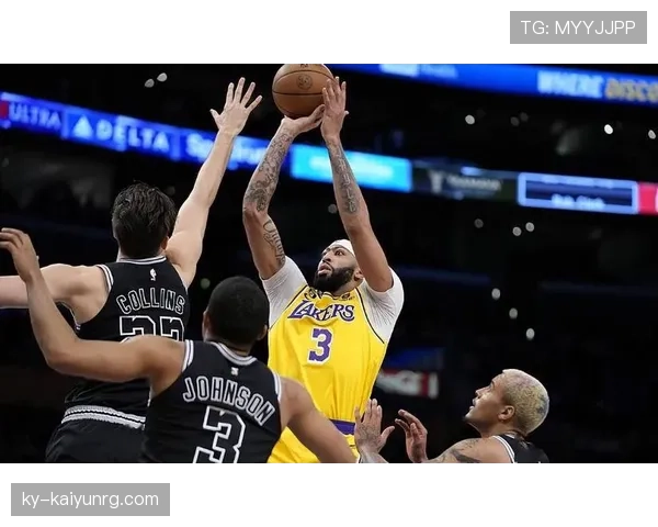 扎克拉文又双叒叕穿限量款球鞋训练了，这开销真不是一般人扛得住