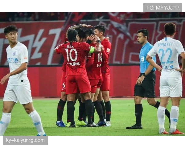 最少比赛人数规则拆解：球队少于多少人裁判必须终止比赛？